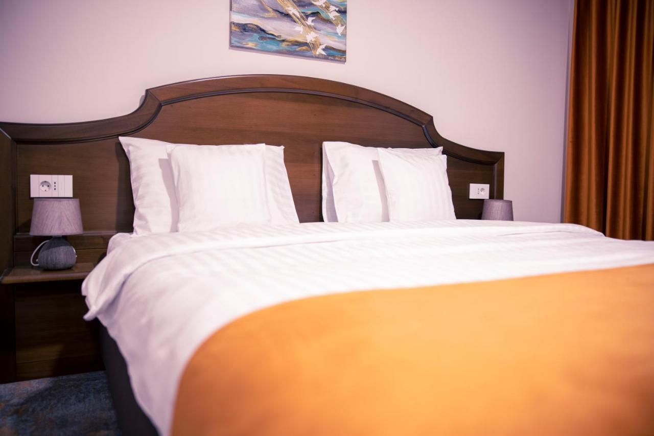 Hotel Aura Unirii Алба-Юлія Екстер'єр фото